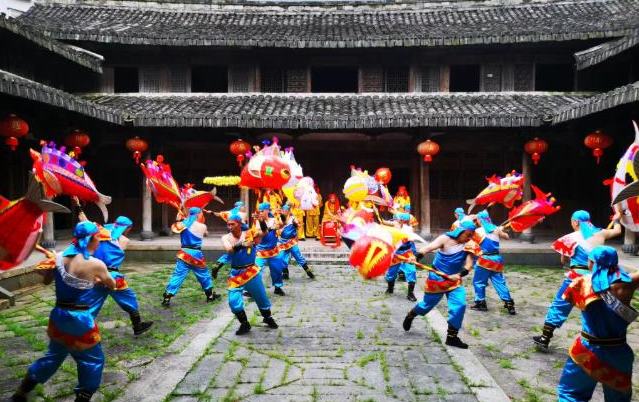 青田鱼灯“游”进荷兰