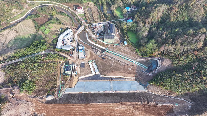 俯瞰在建的金安区东河口水库。崔昊摄