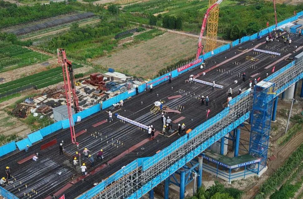 通苏嘉甬高铁慈溪特大桥B段道岔连续梁全部合龙