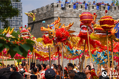 浙江嘉兴：端午民俗文化节开幕