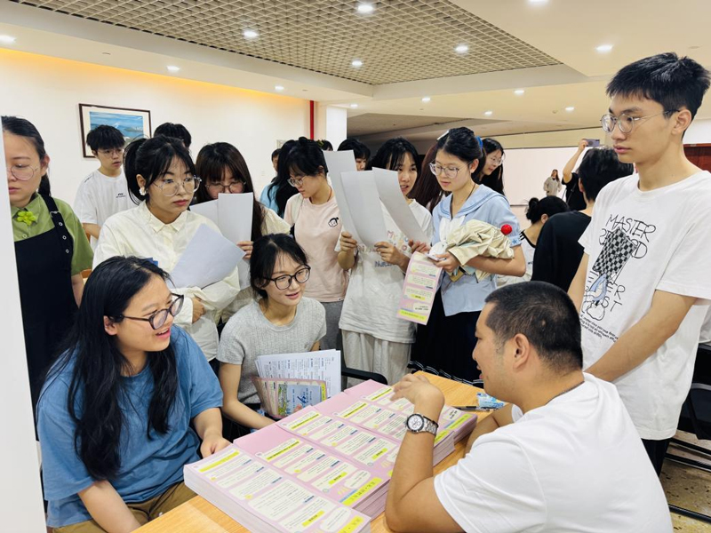 2025年义乌市全国高校巡回招聘活动。义乌市人社局供图