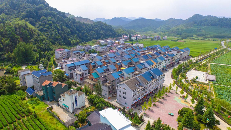 潭頭村風光。余亦澤攝