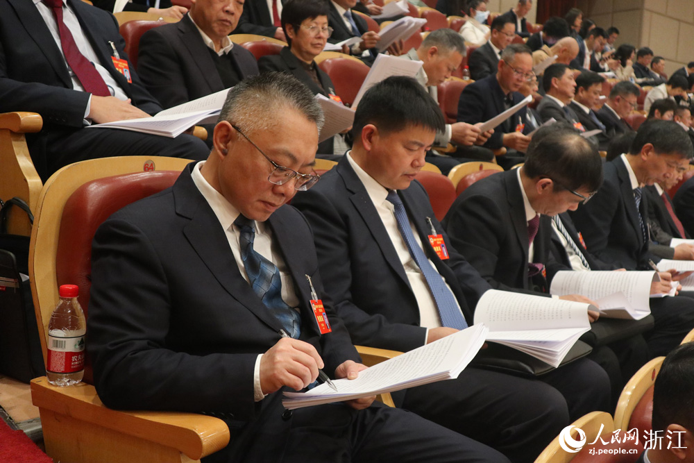 浙江省第十四屆人民代表大會第四次會議在杭州開幕。人民網記者 張帆攝