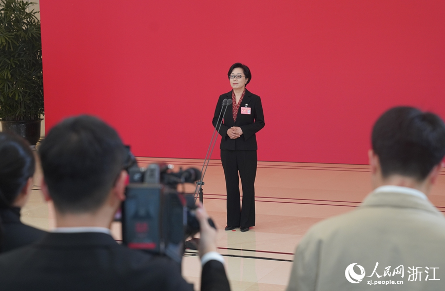 浙江省人大代表、浙江國際大宗商品交易中心財務部總監吳燕平。人民網記者 張帆攝