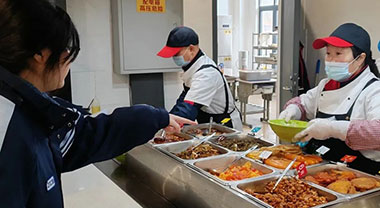 南京“妈妈食堂”：校园里的温暖陪伴