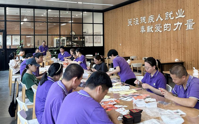 残疾人之家闲置仓库改造为文创产品仓储物流打包中心。余杭区残联供图