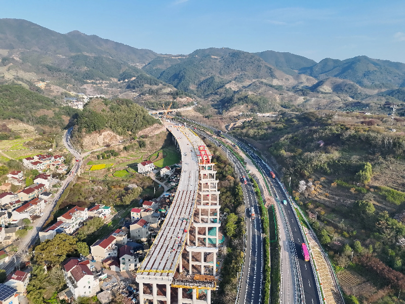 建设中的念宅大桥。浙江交通集团建管公司（筹）供图