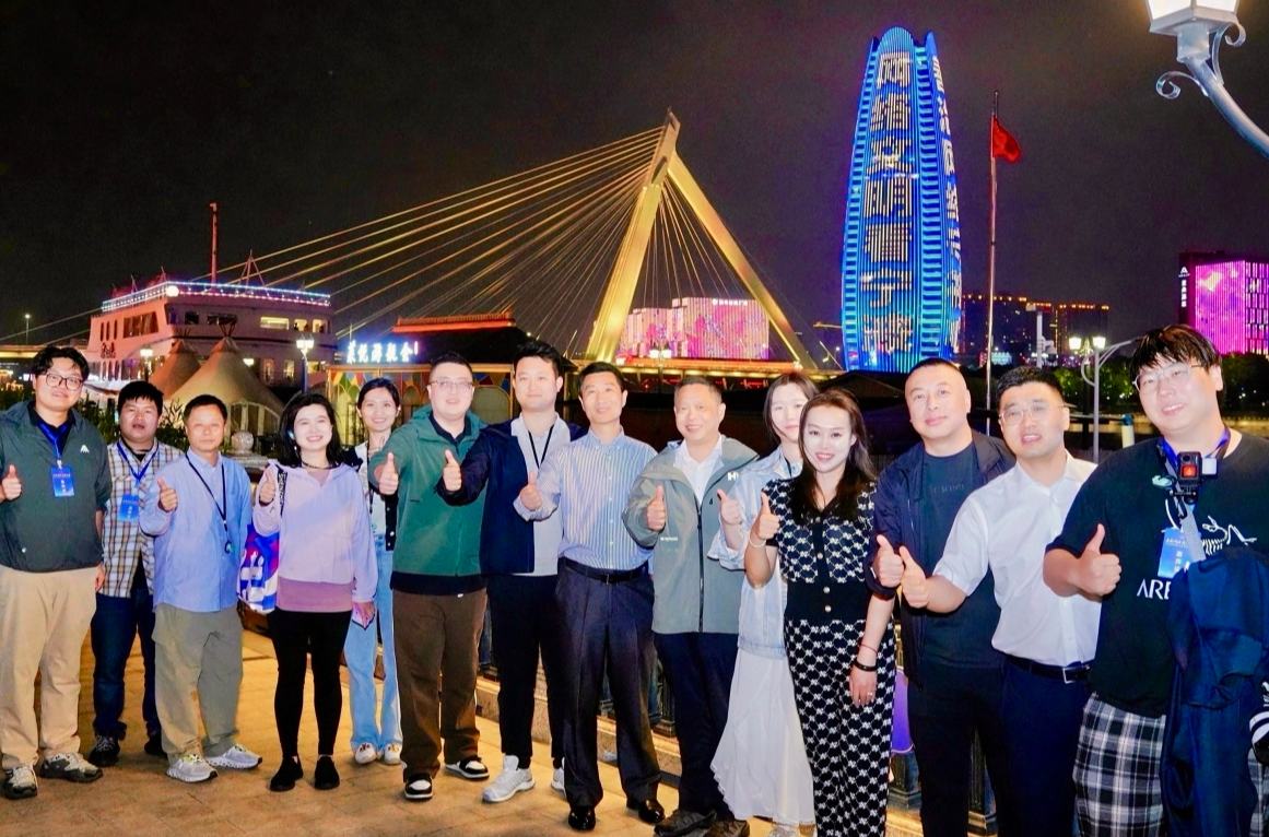 这一夜，网络大V的心中，吹过三江风