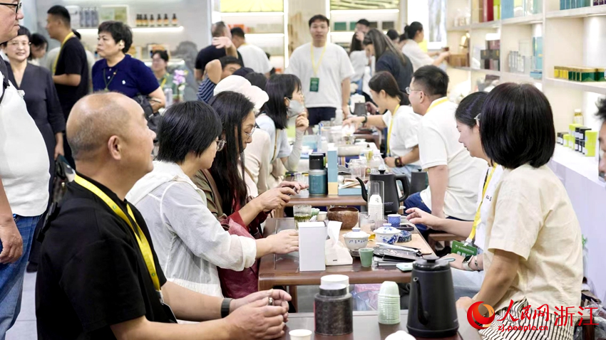 第八届中国国际茶叶博览会现场。人民网记者 郭扬摄