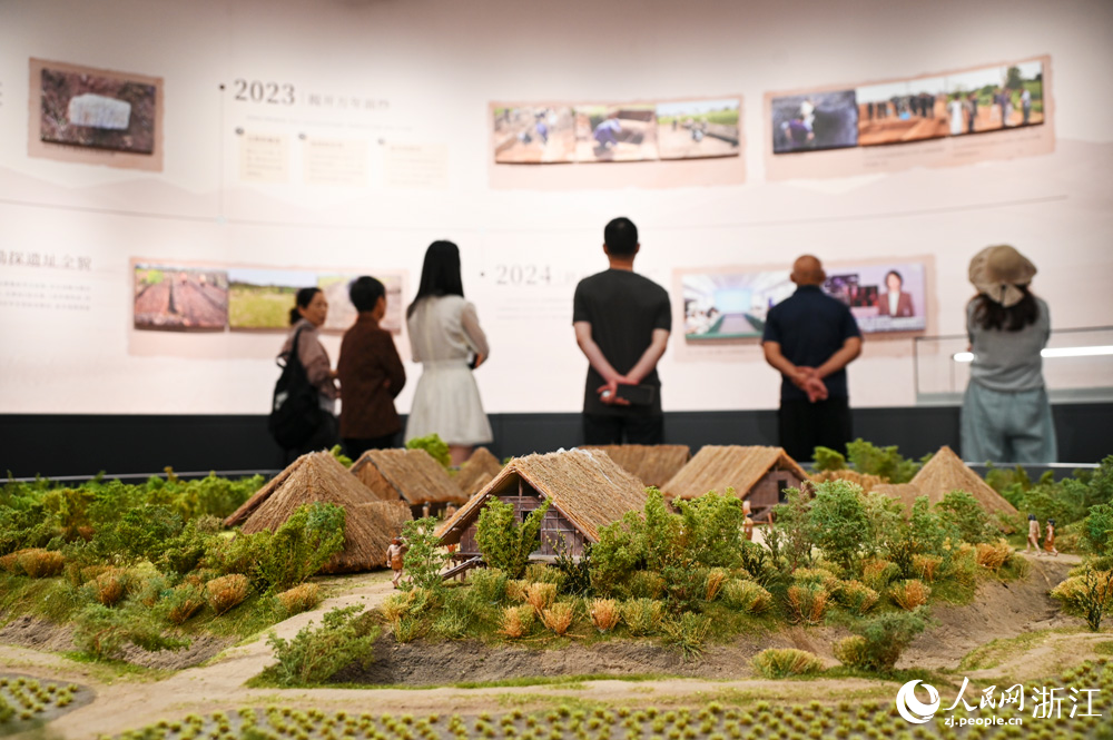 姑蔑博物馆二楼设有衢江皇朝墩遗址专题展。人民网记者 叶宾得摄