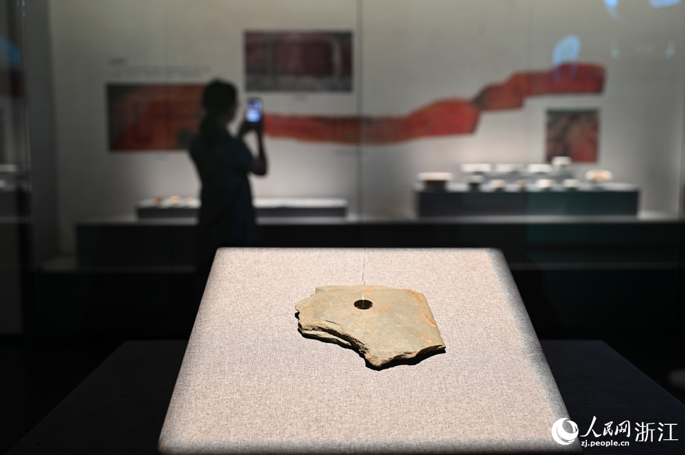 姑蔑历史文化展以“探秘姑蔑”为叙事主线，集中呈现千余件（组）姑蔑珍贵文物。人民网记者 叶宾得摄