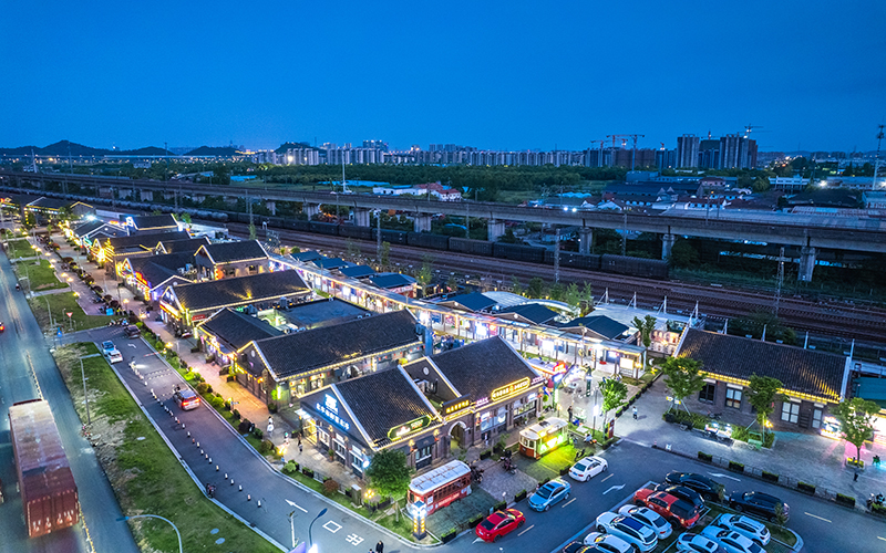 城南旧事街区夜景。徐烽摄