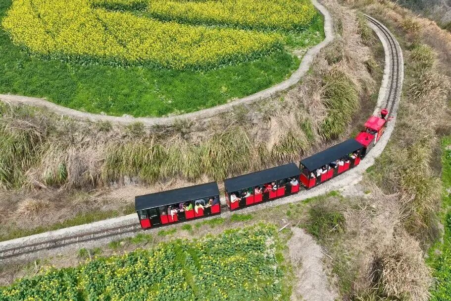 小舟山悬崖小火车。丽水文广旅体局供图