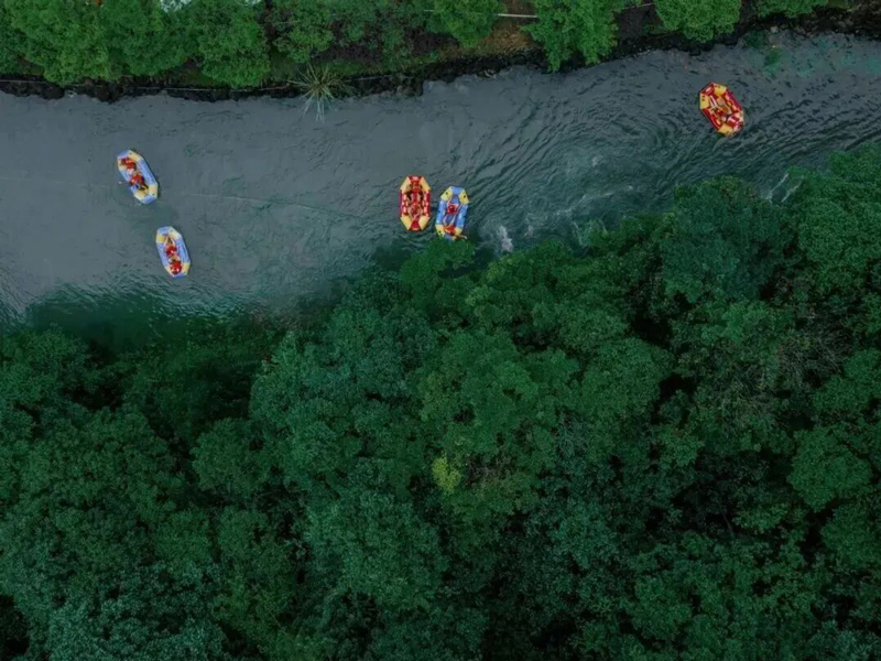 神龙谷漂流。丽水文广旅体局供图