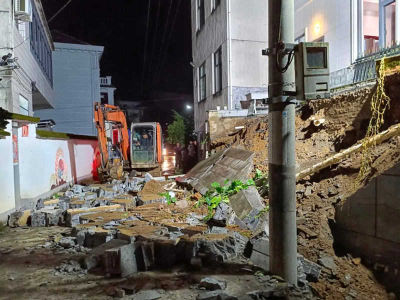道路清障保畅通。淳安县委宣传部供图