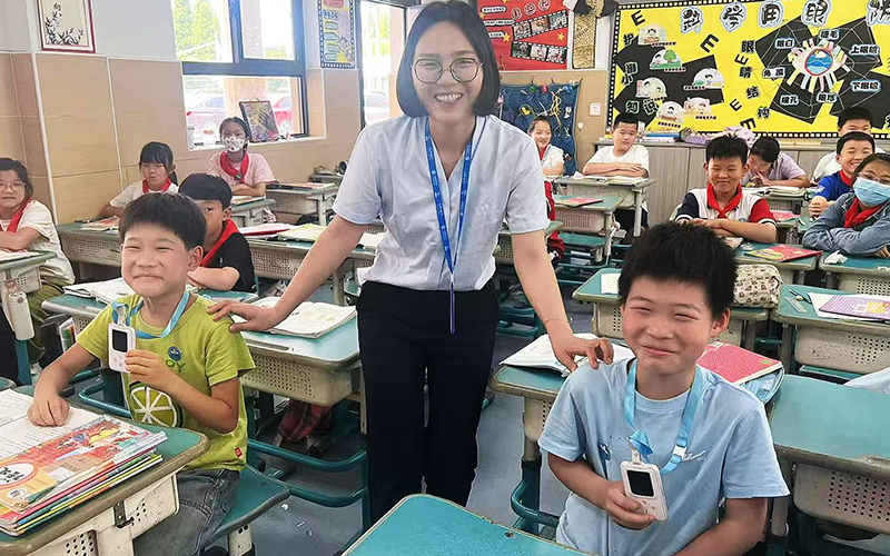 学生收到电子学生证。浙江移动供图