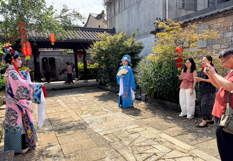 演出现场。受访者供图