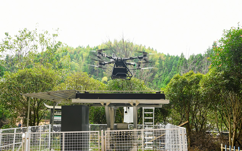 無人機配送物資。朱偉攝