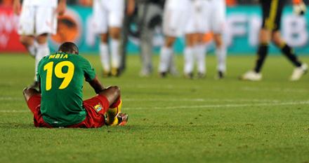 喀麦隆成首支遭淘汰球队 1比2负丹麦助荷兰提