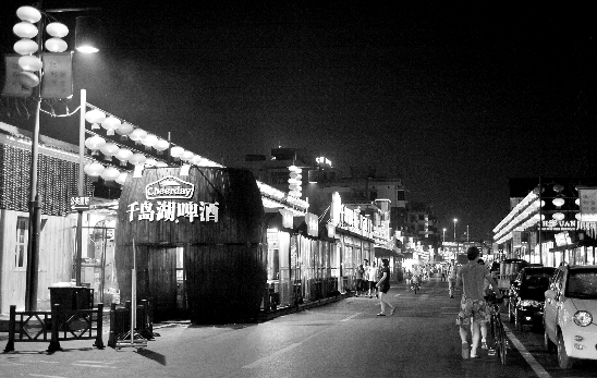 杭州美食街上,啤酒只准卖千岛湖