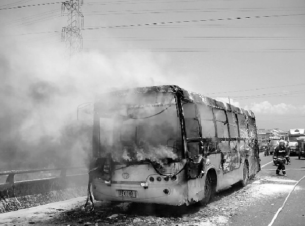 衢州:15小时内两辆公交车起火