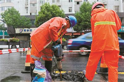宁波市出动抢险人员4371人次 全力抢修恢复各类设施