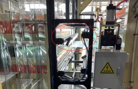 溫州移動助力打造的工業視覺質檢系統正在對生產出的鋁卷進行質檢。浙江移動供圖