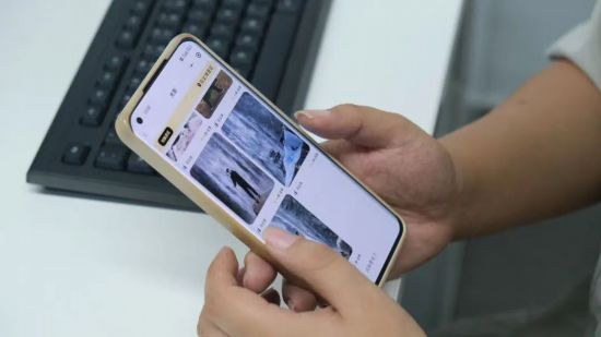 基於溫州數聯網平台，游客通過“光影AI旅拍”產品可以實現AI照片一鍵智能優化。浙江移動供圖