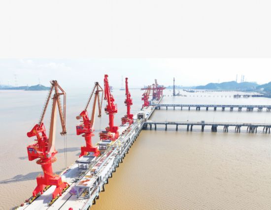 乐清湾港区码头。刘言勇摄
