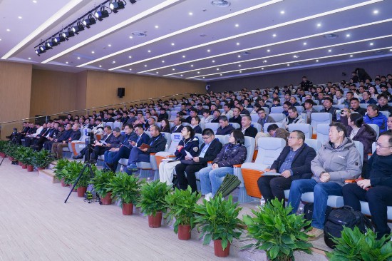 主题论坛场场爆满。曾盼摄